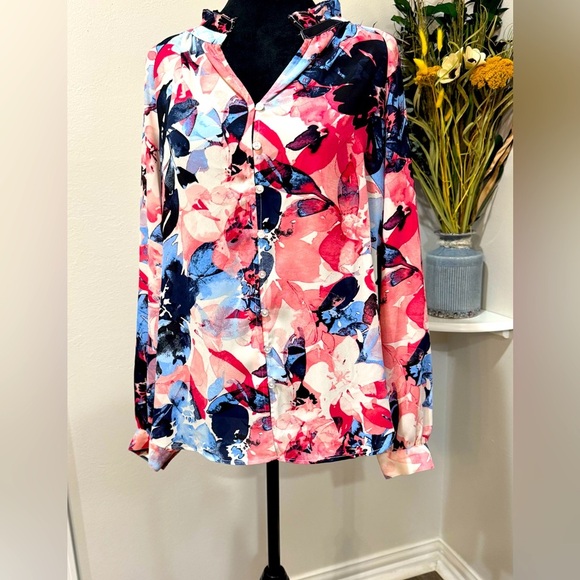 Jones New York Women’s Floral Button-Down ruffle collar Blouse, Size Medium - Picture 4 of 13